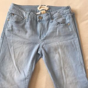 Light wash skinny jeans